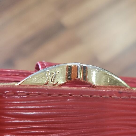 EUC Authentic LV Red Epi Bifold Wallet - Picture 7 of 15